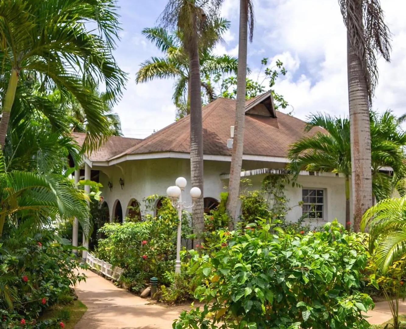 Merrils Beach Resort II Negril Hotel